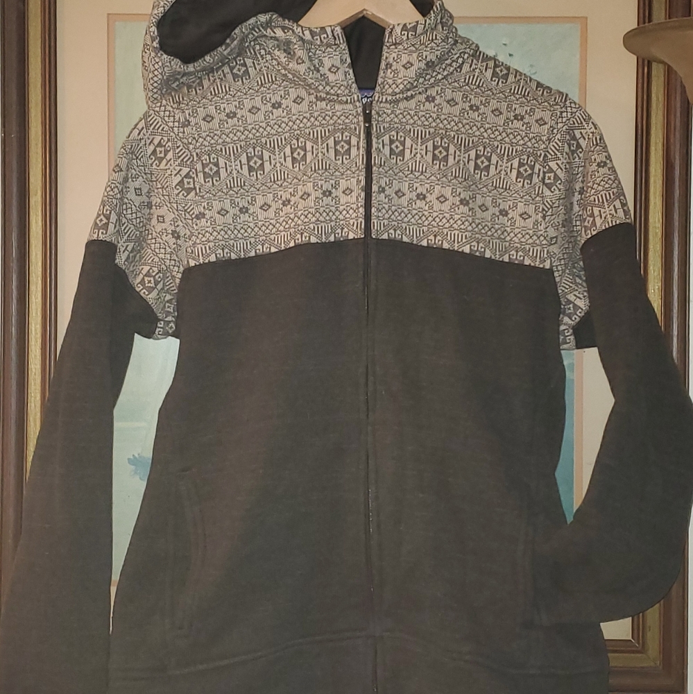 PATAGONIA LARGE THICK HOODIE/JACKET/BETTER SWEATER